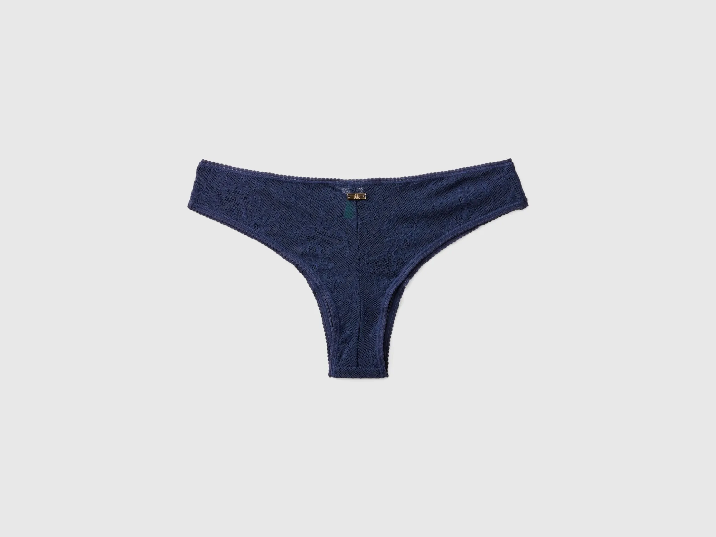 Brazilian underwear in stretch lace