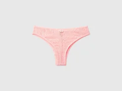 Brazilian underwear in stretch lace