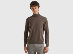 Brown turtleneck in pure Merino wool