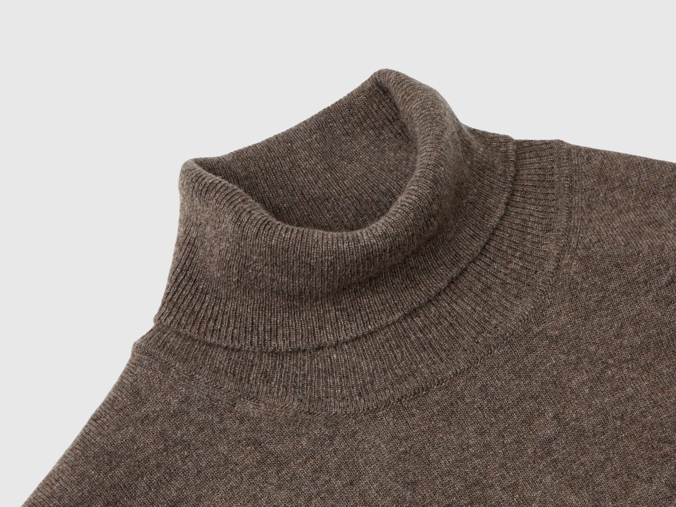 Brown turtleneck in pure Merino wool