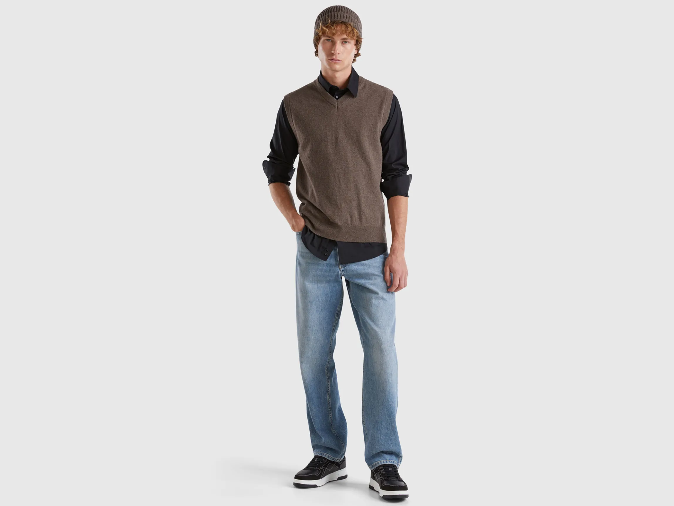 Brown vest in pure Merino wool