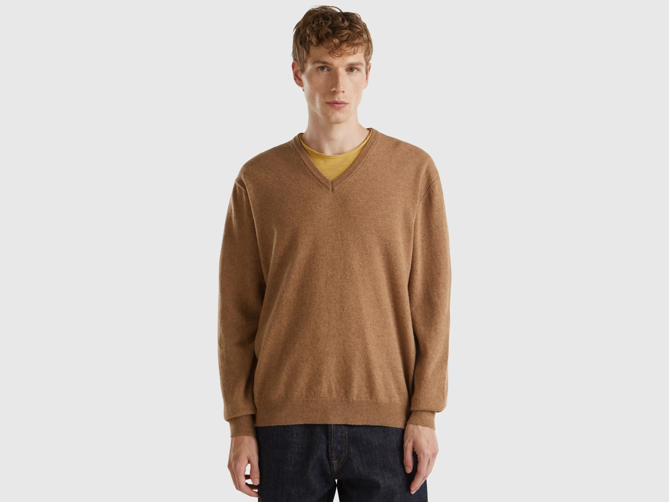 Brown V-neck sweater in pure Merino wool