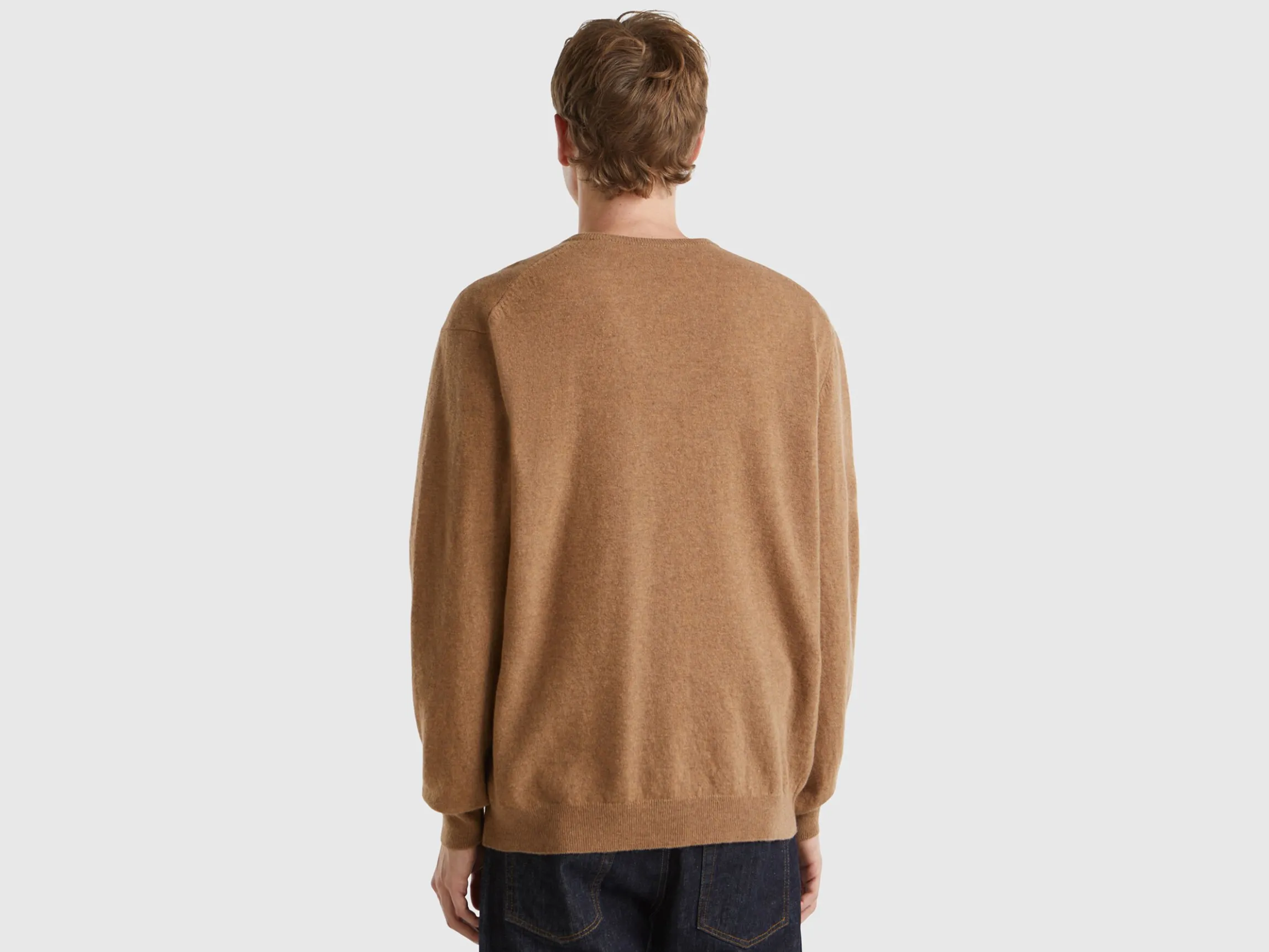Brown V-neck sweater in pure Merino wool