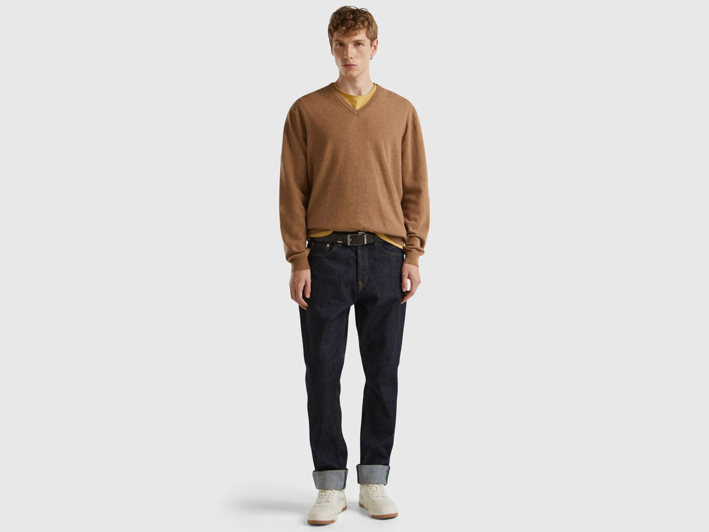 Brown V-neck sweater in pure Merino wool