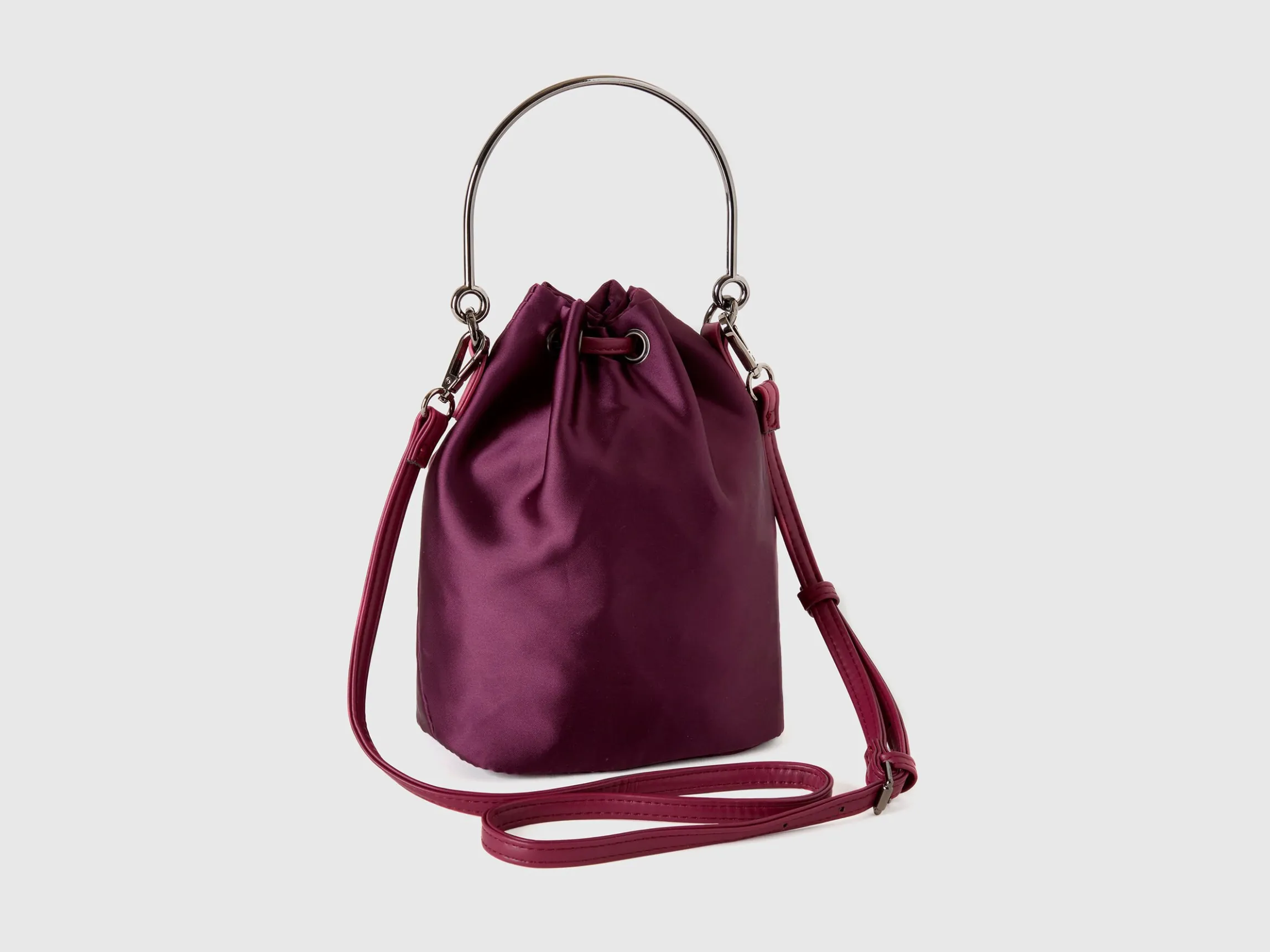Bucket bag in recycled fabric