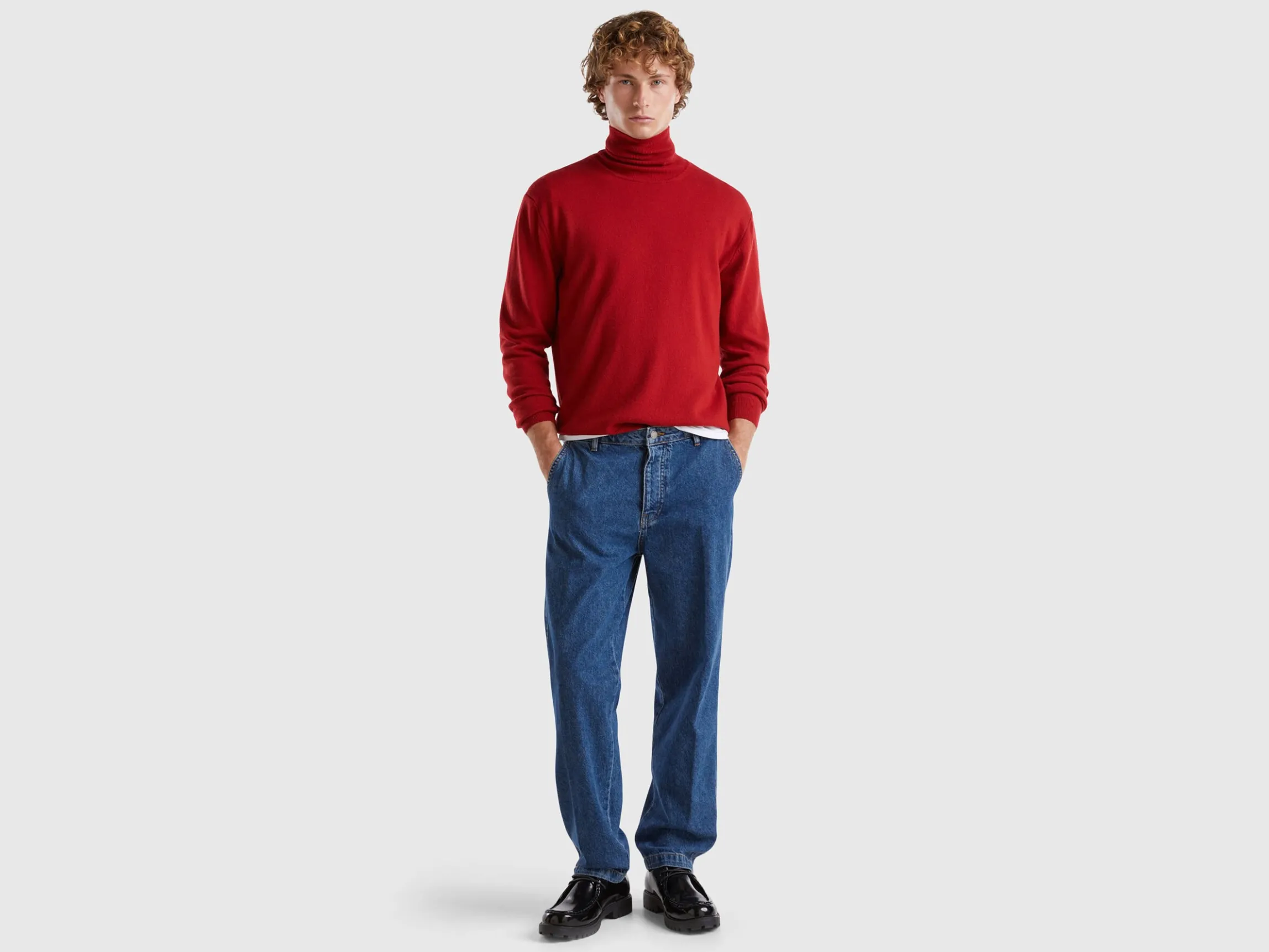 Burgundy turtleneck in pure Merino wool
