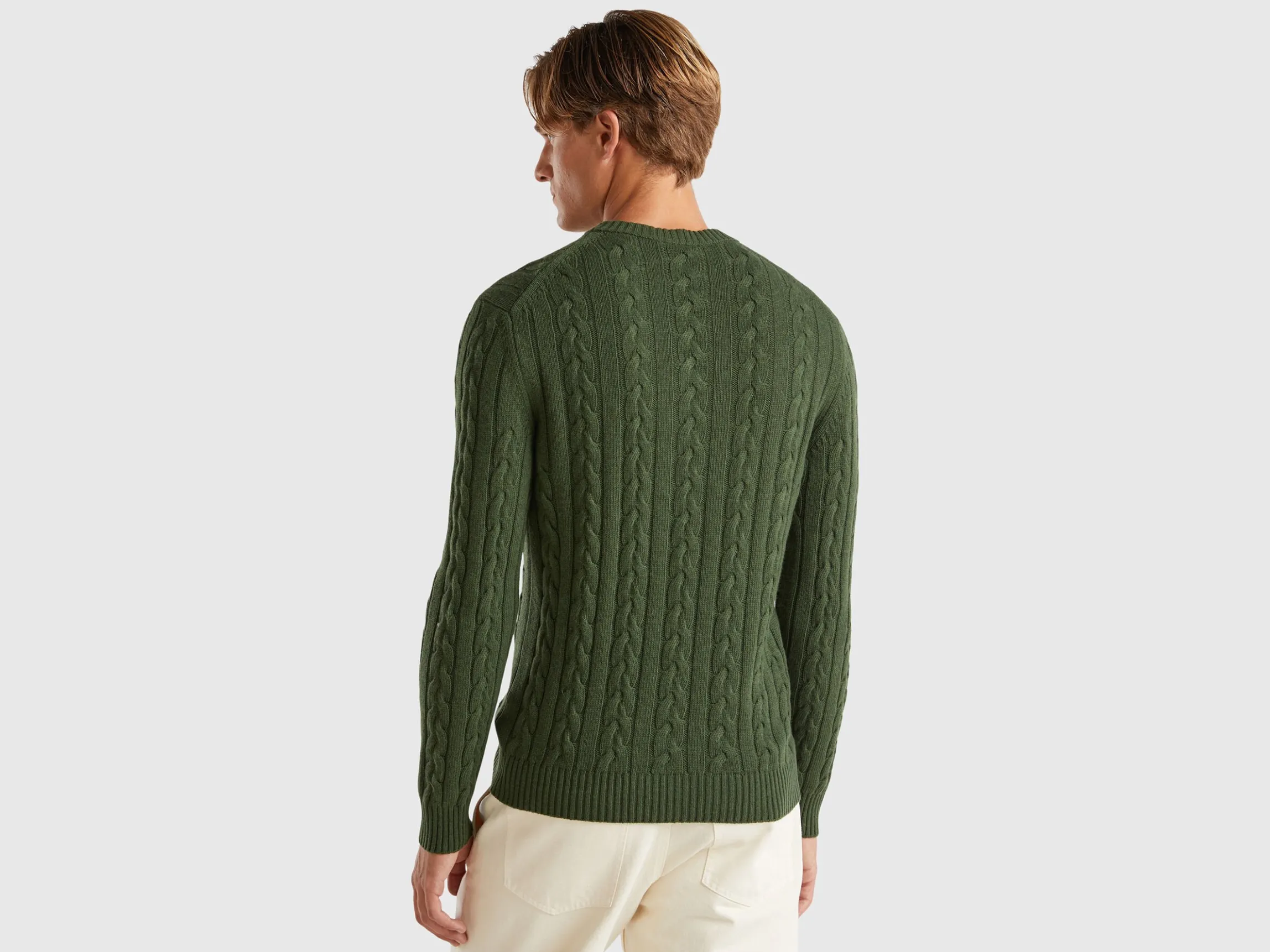 Cable knit sweater in cashmere blend