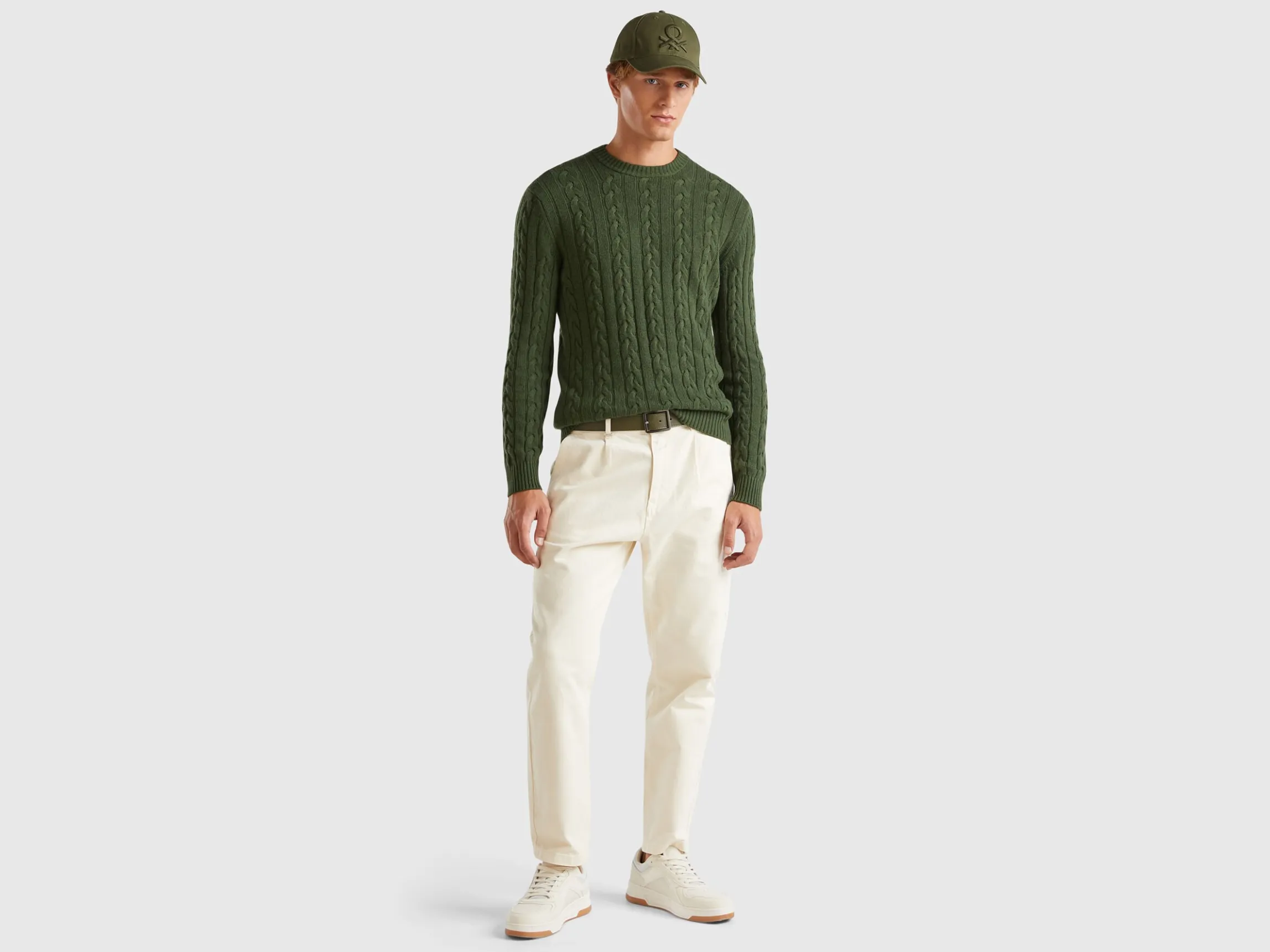 Cable knit sweater in cashmere blend