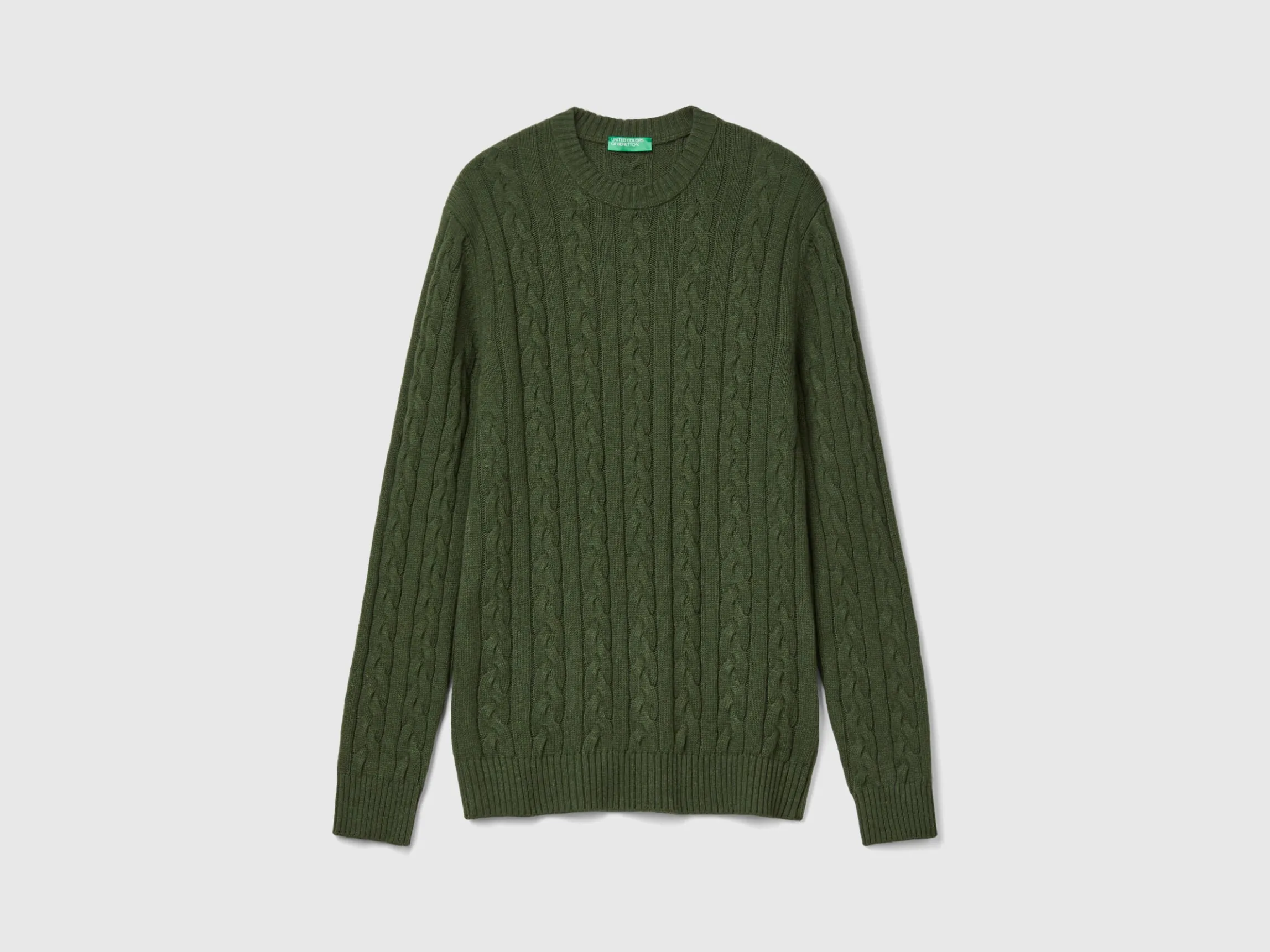Cable knit sweater in cashmere blend