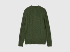 Cable knit sweater in cashmere blend