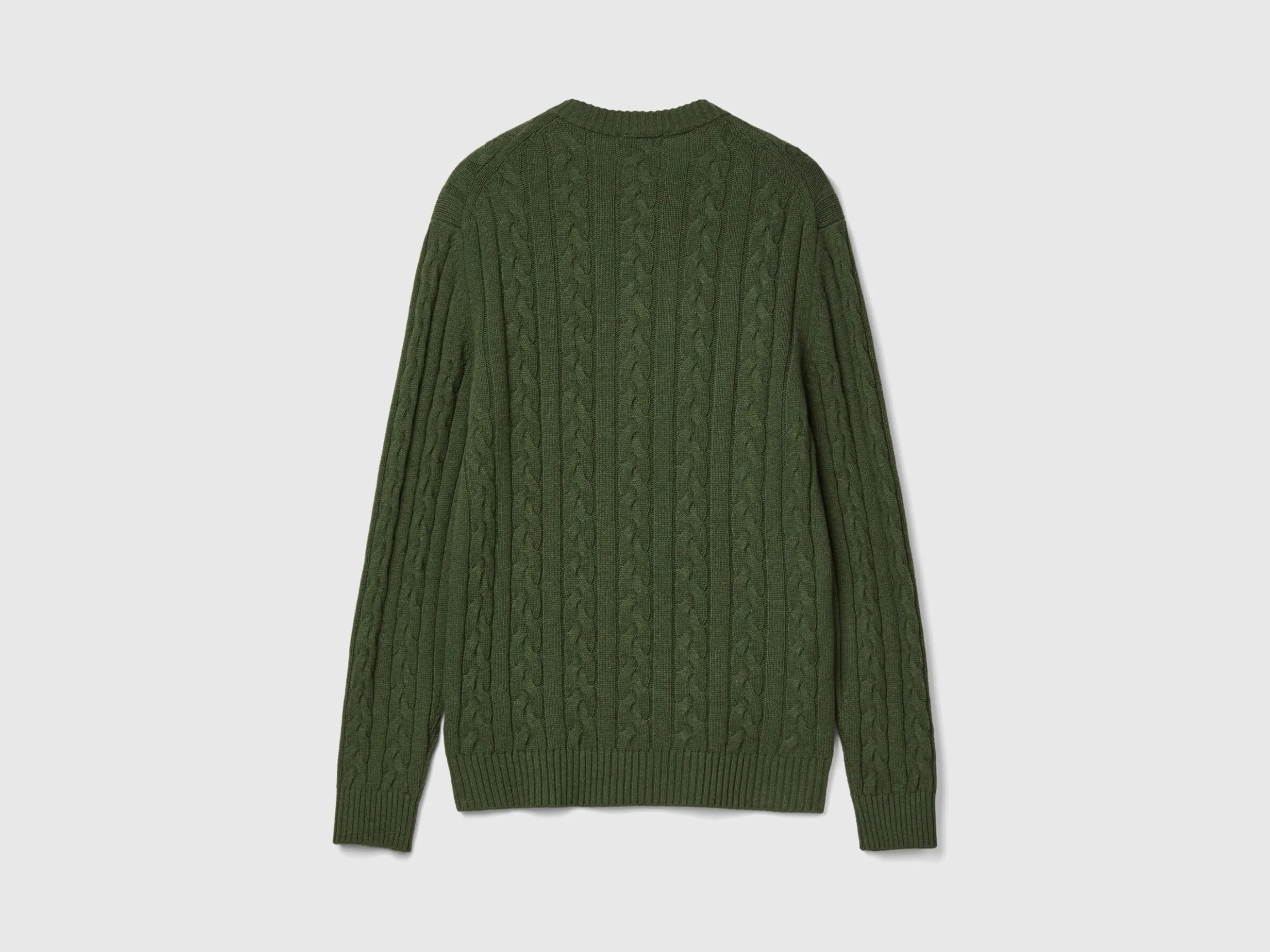 Cable knit sweater in cashmere blend