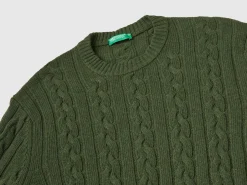 Cable knit sweater in cashmere blend