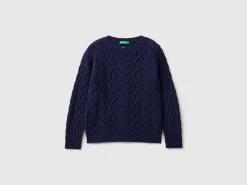 Cable knit sweater in wool blend