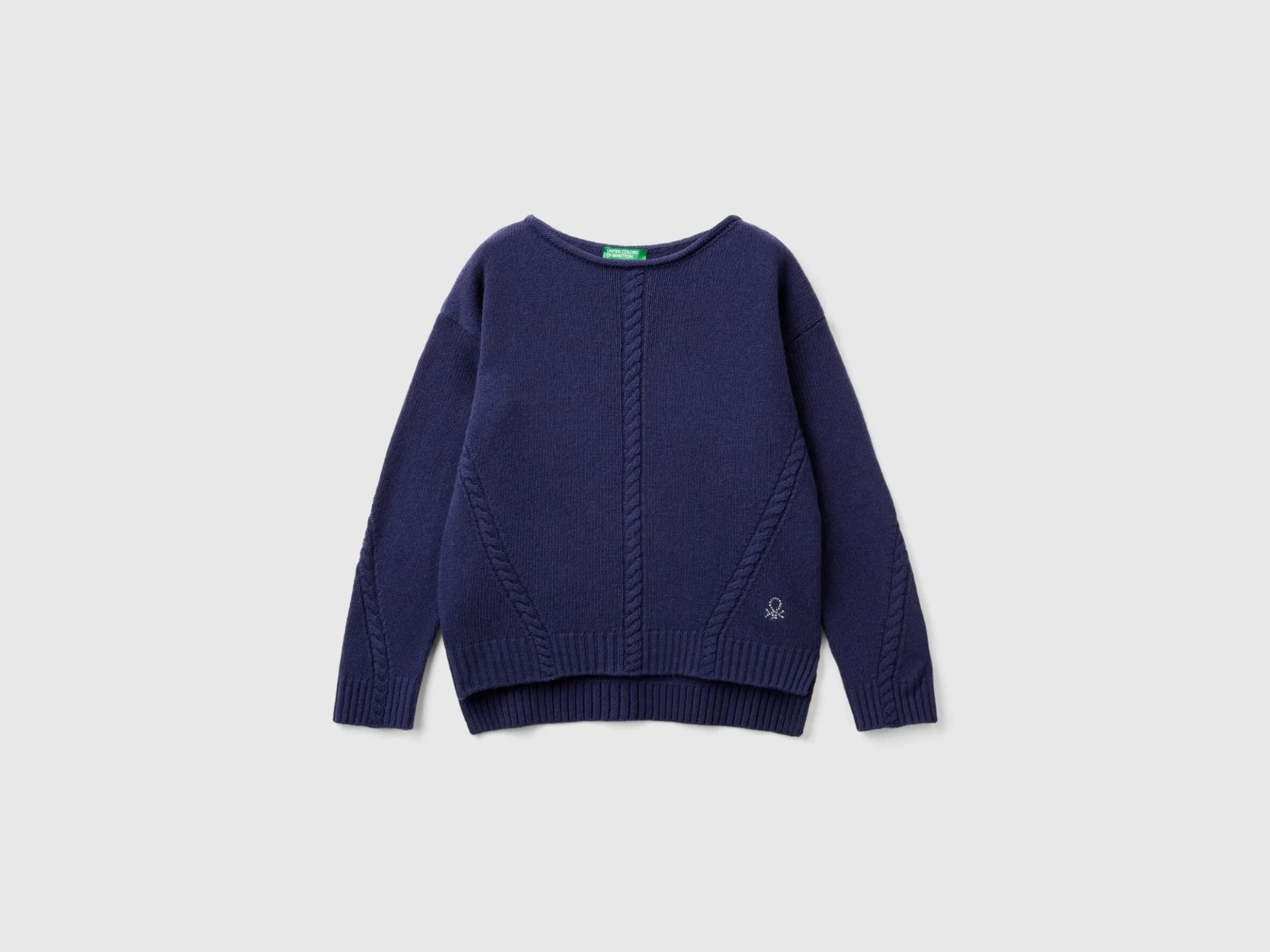 Cable knit sweater in wool blend
