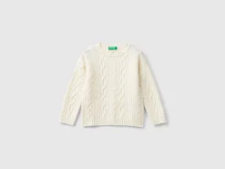 Cable knit sweater in wool blend
