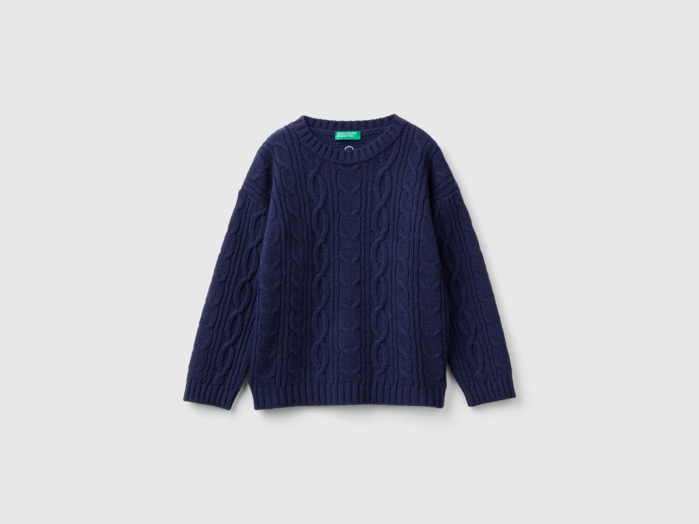 Cable knit sweater in wool blend
