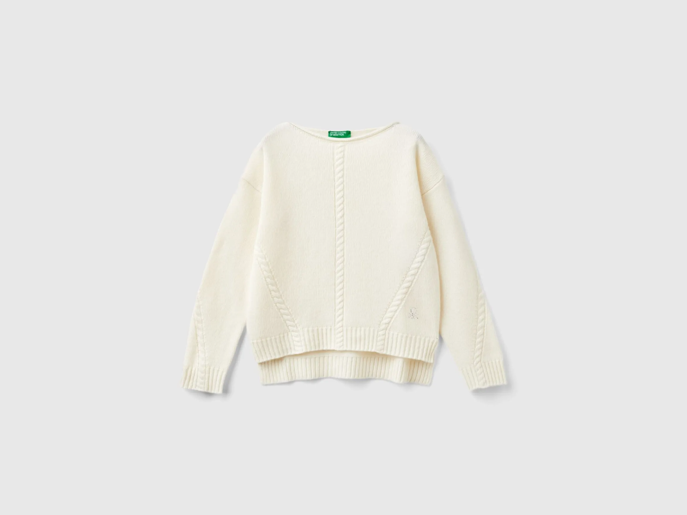 Cable knit sweater in wool blend
