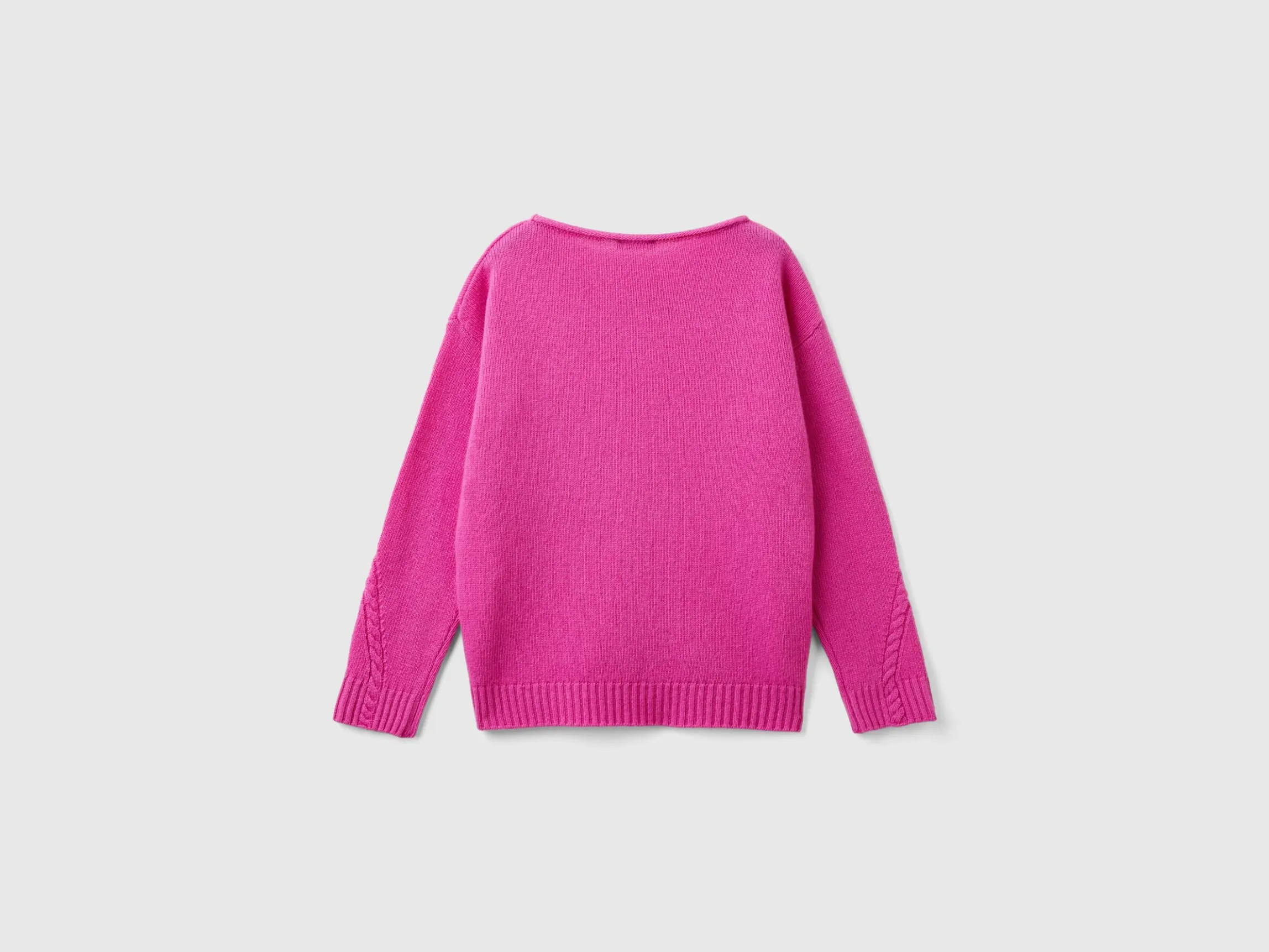 Cable knit sweater in wool blend