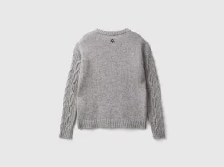 Cable knit sweater in wool blend