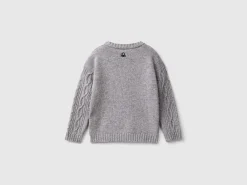 Cable knit sweater in wool blend