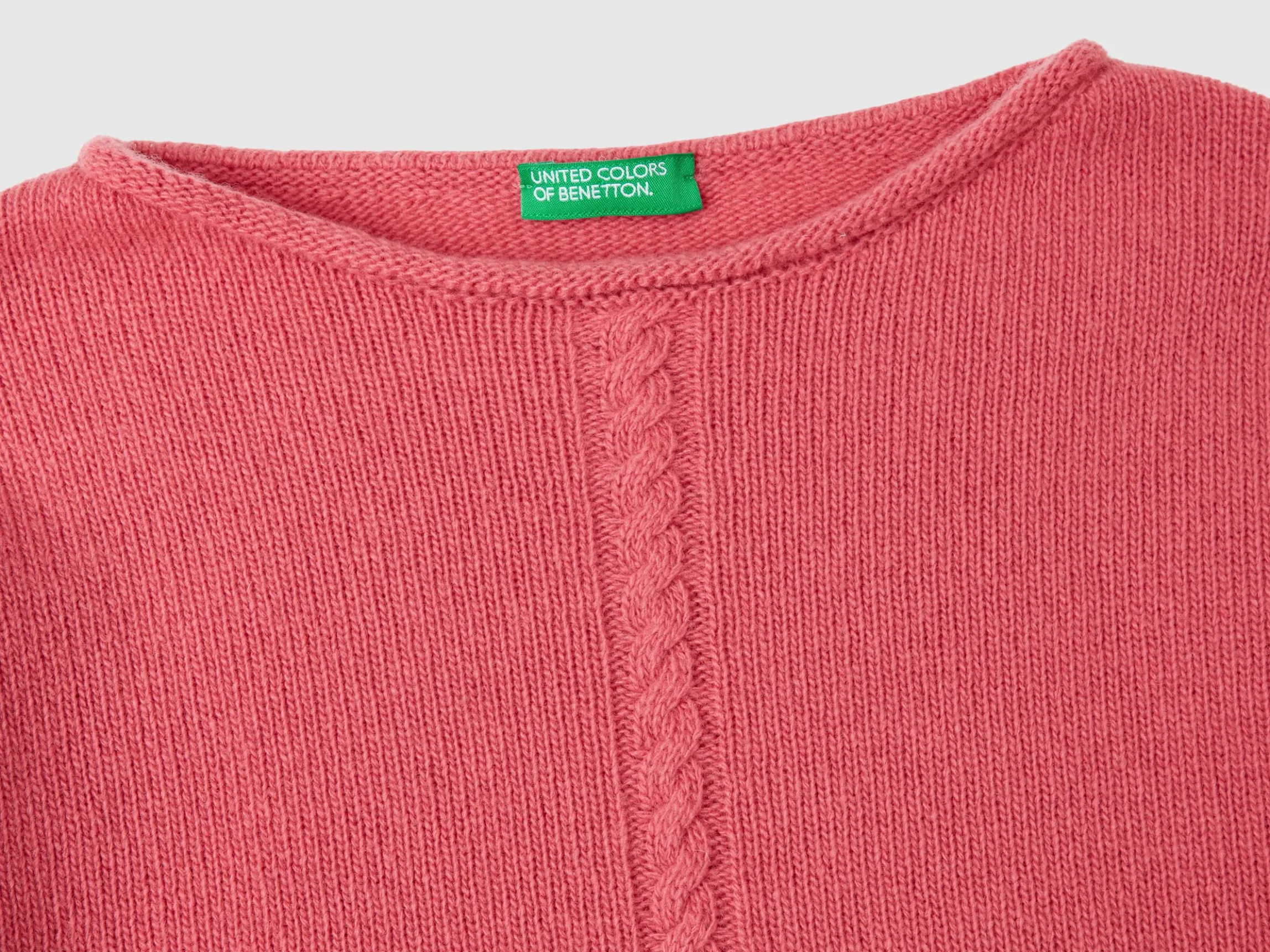 Cable knit sweater in wool blend