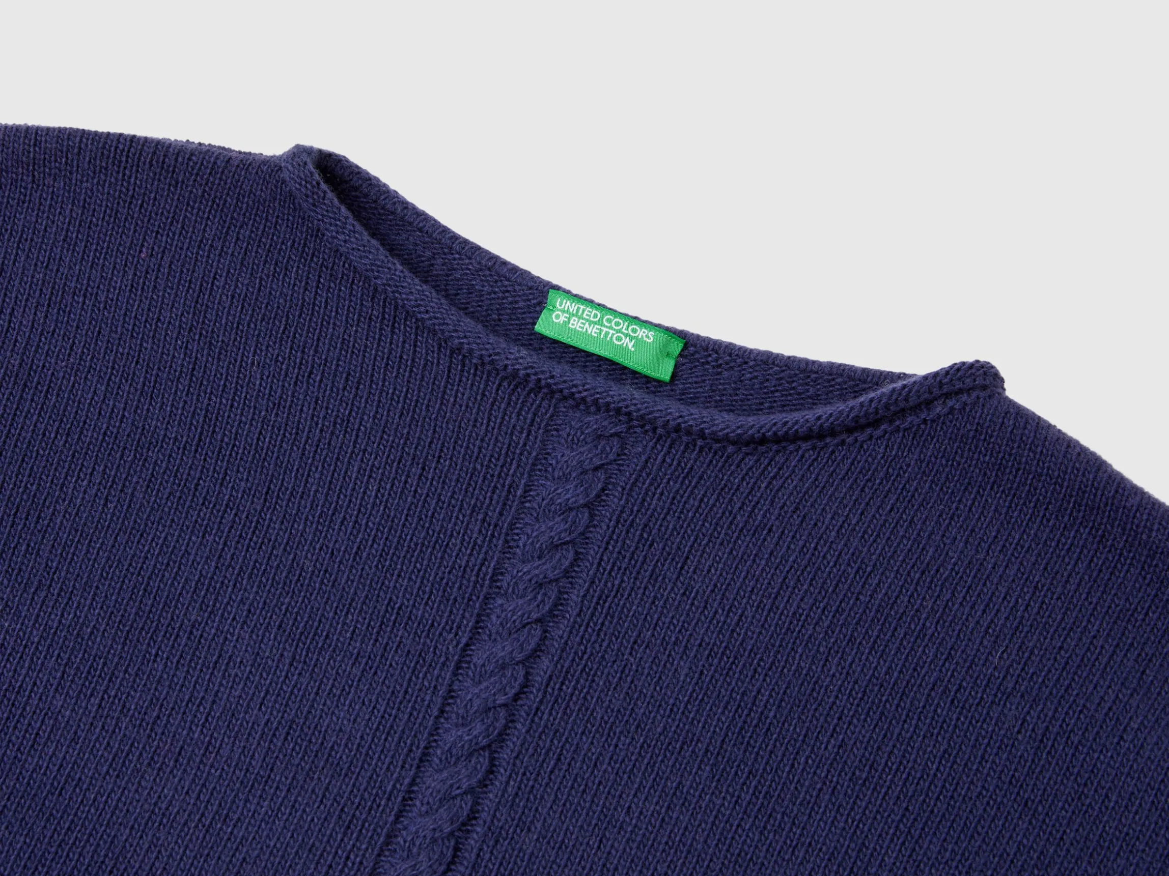 Cable knit sweater in wool blend