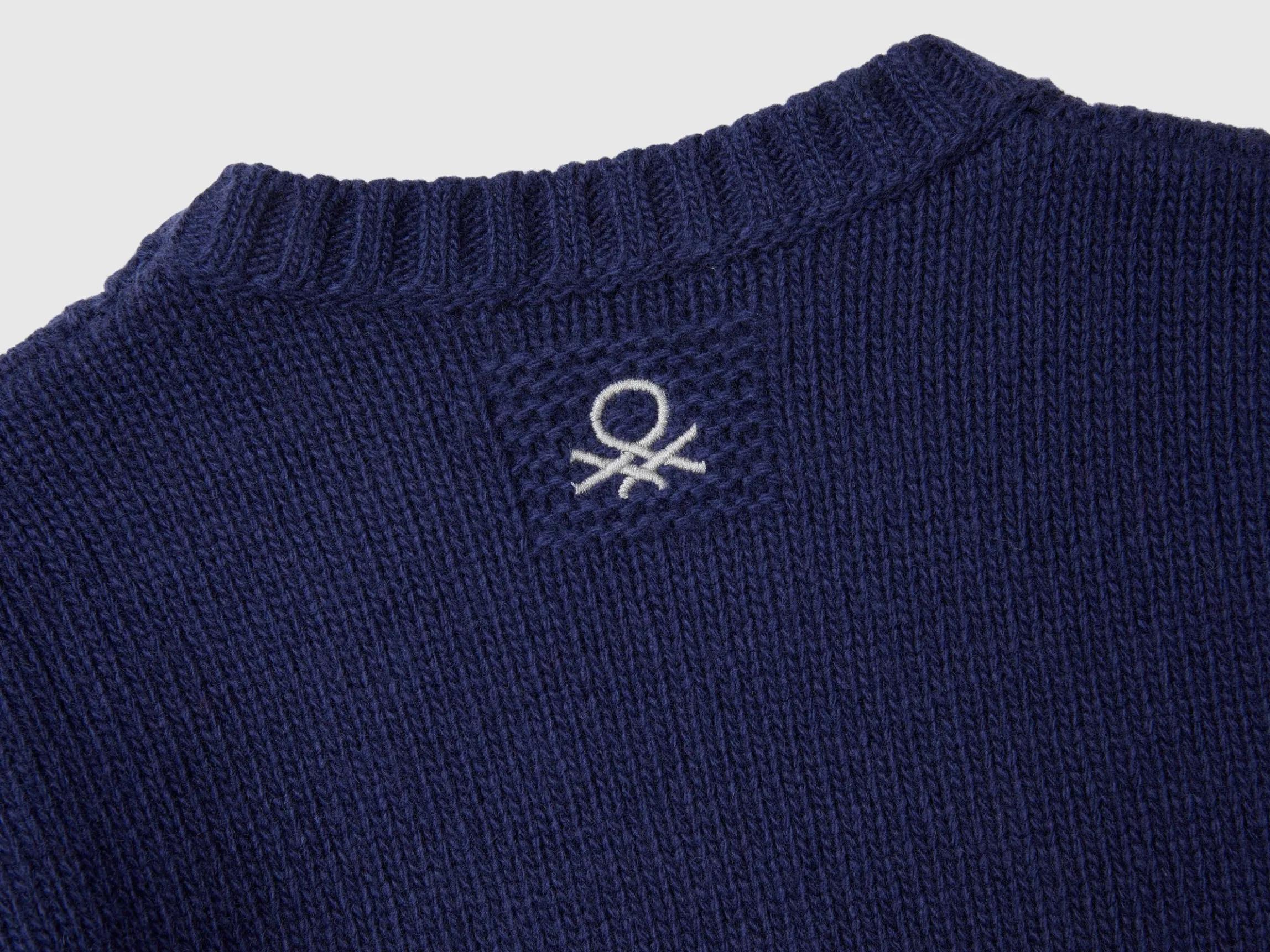 Cable knit sweater in wool blend