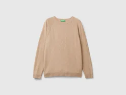Camel crew neck sweater in cashmere and wool blend