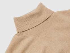 Camel short sleeve turtleneck in cashmere blend