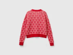 Cardigan with heart inlay