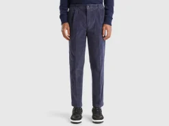 Carrot fit chinos in corduroy
