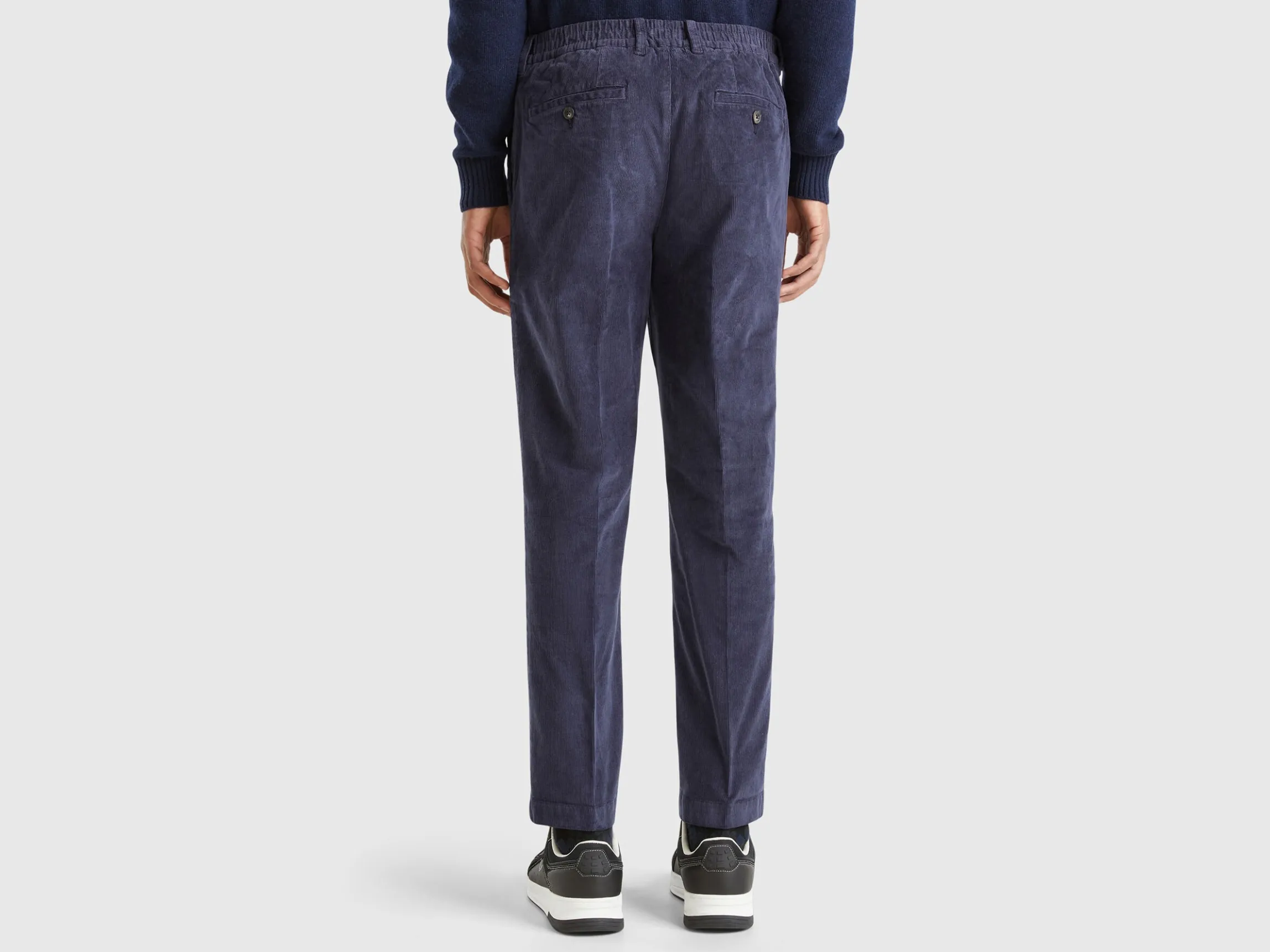 Carrot fit chinos in corduroy
