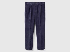 Carrot fit chinos in corduroy