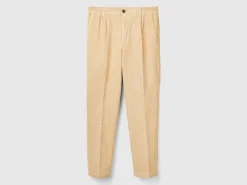 Carrot fit chinos in corduroy