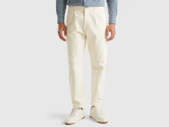Carrot fit trousers
