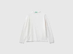 Cashmere blend sweater