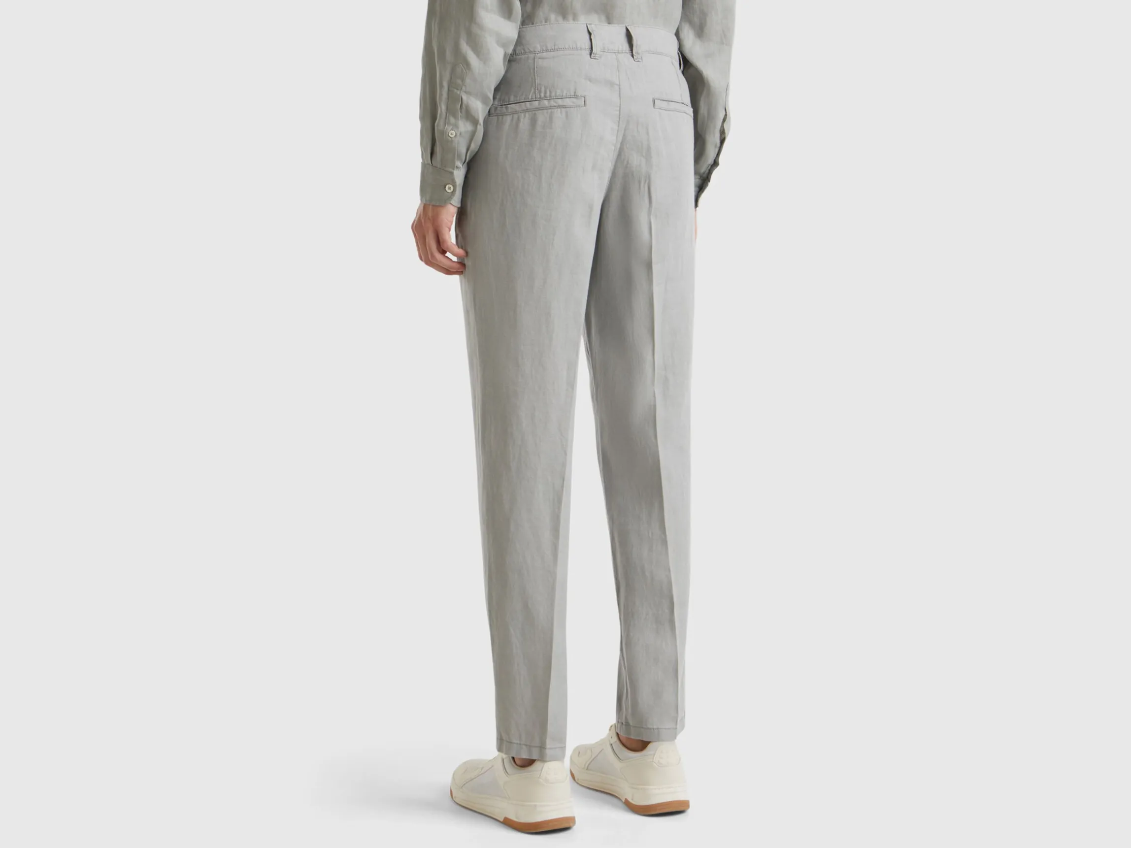 Chinos in pure linen