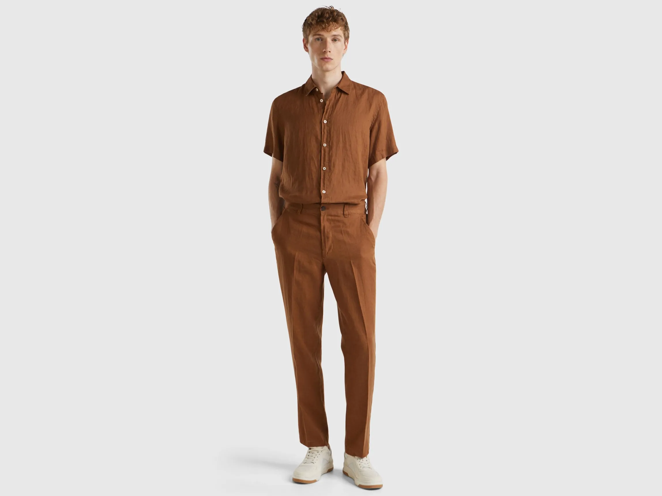 Chinos in pure linen