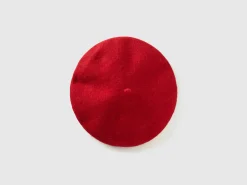 Classic beret in wool blend