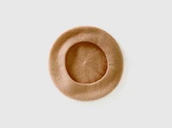Classic beret in wool blend