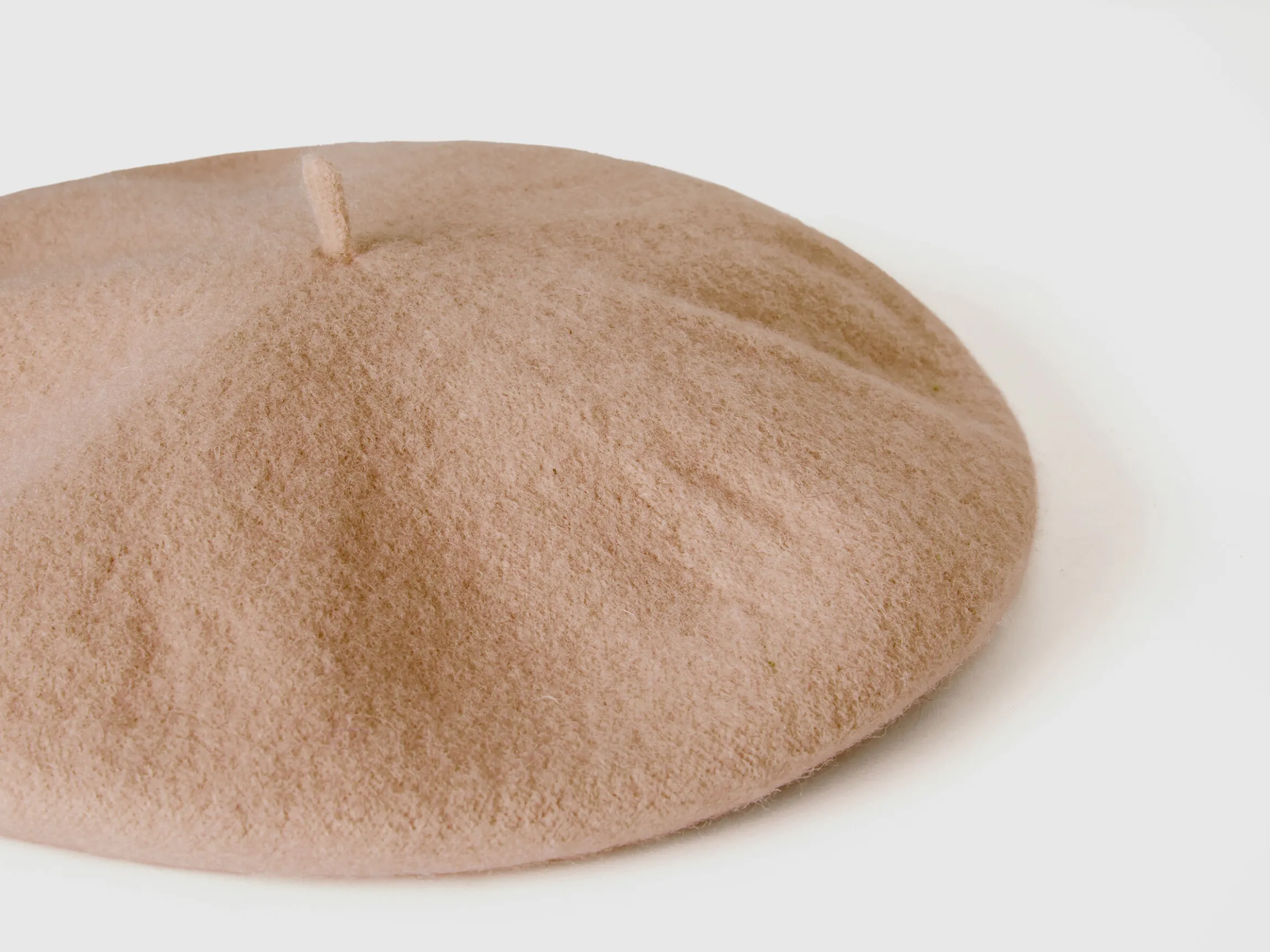 Classic beret in wool blend