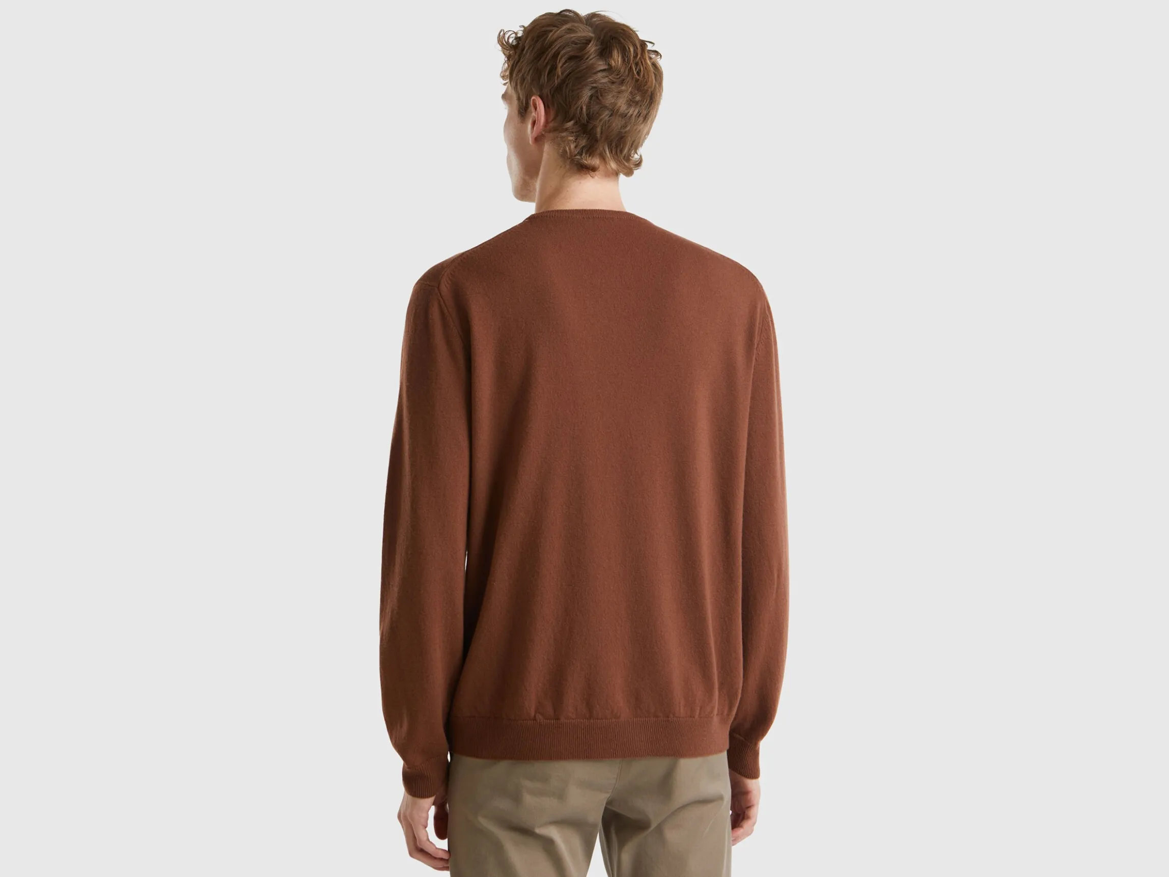 Coffee crew neck sweater in pure Merino wool