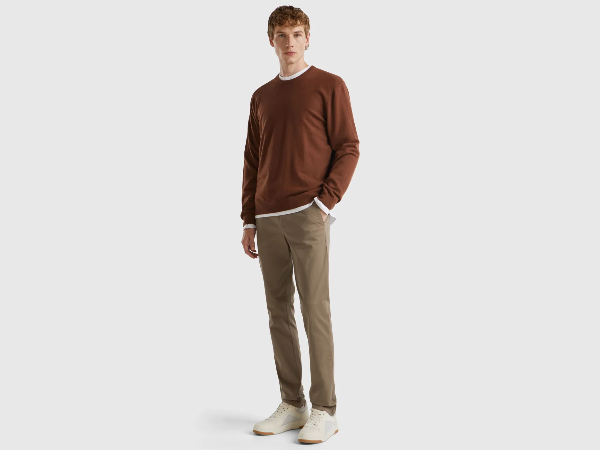 Coffee crew neck sweater in pure Merino wool