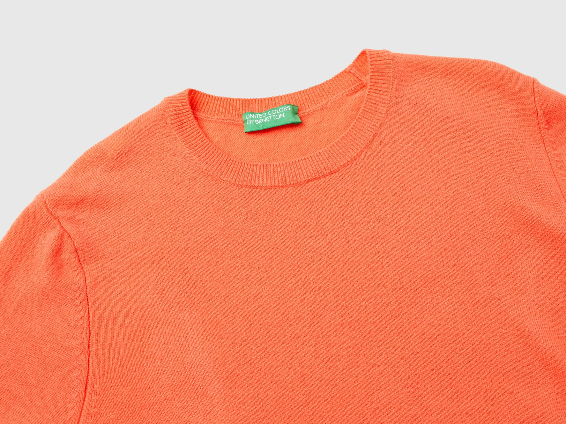 Coral red crew neck sweater in pure Merino wool