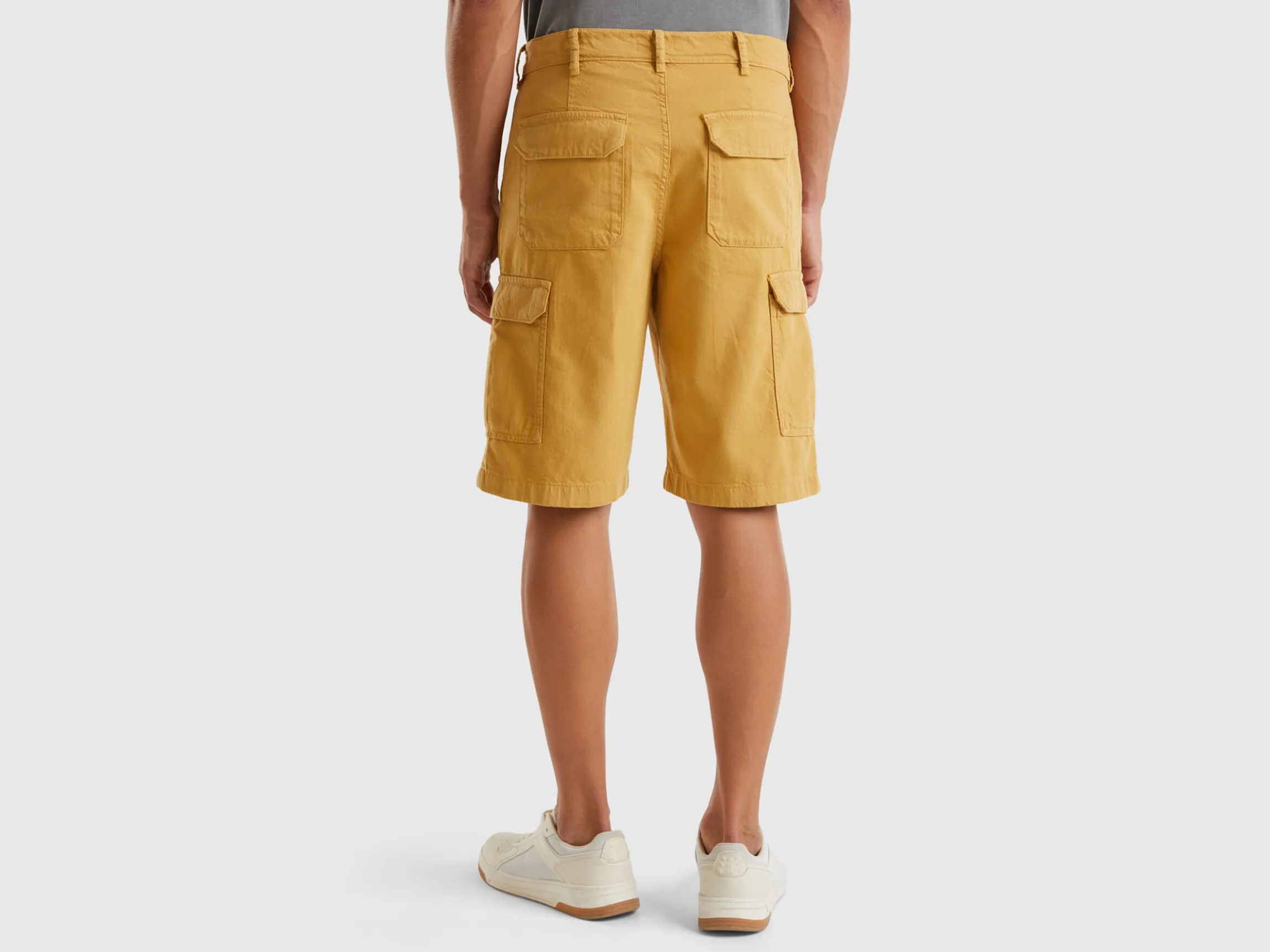 Cotton blend cargo shorts