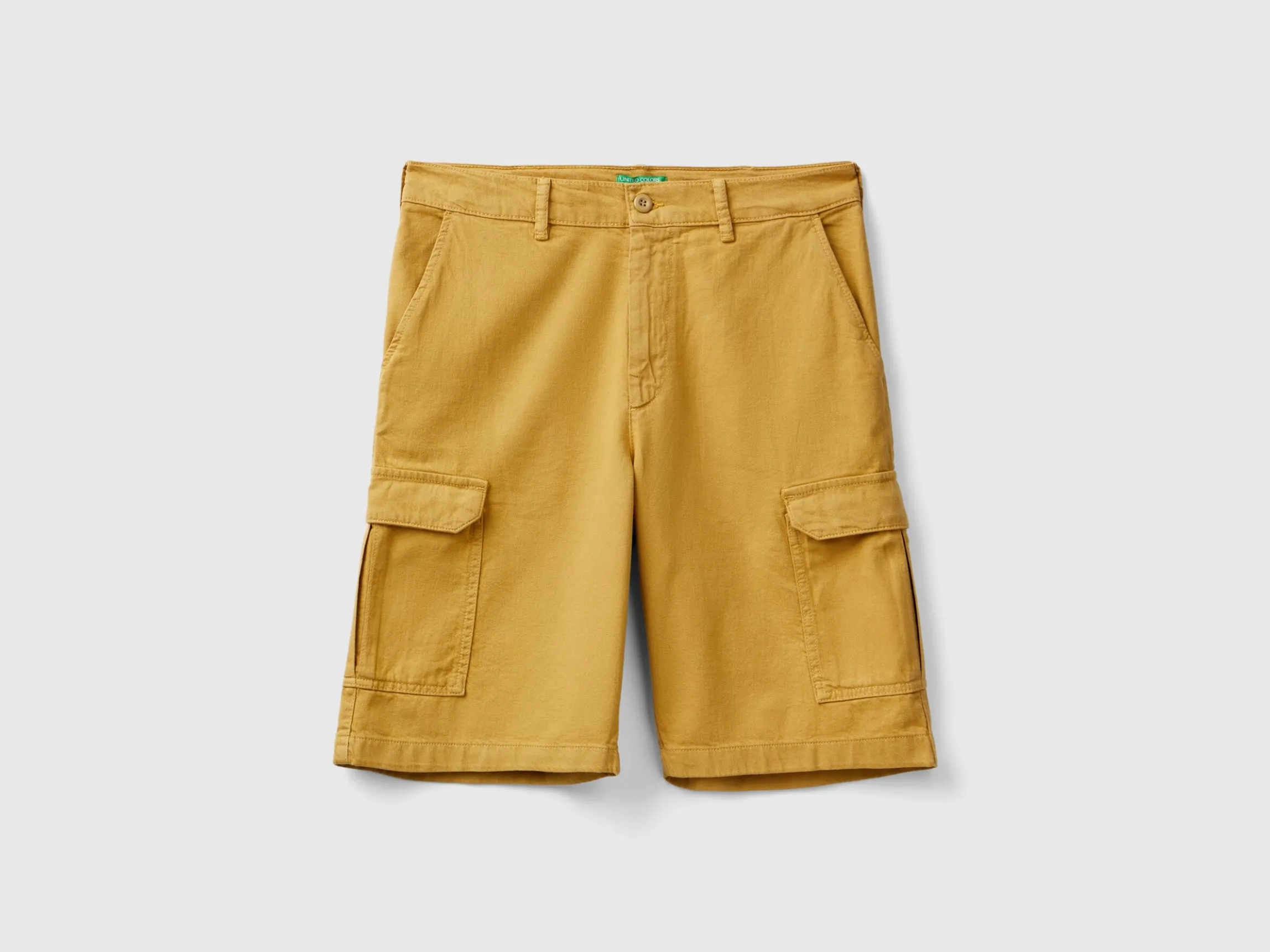 Cotton blend cargo shorts