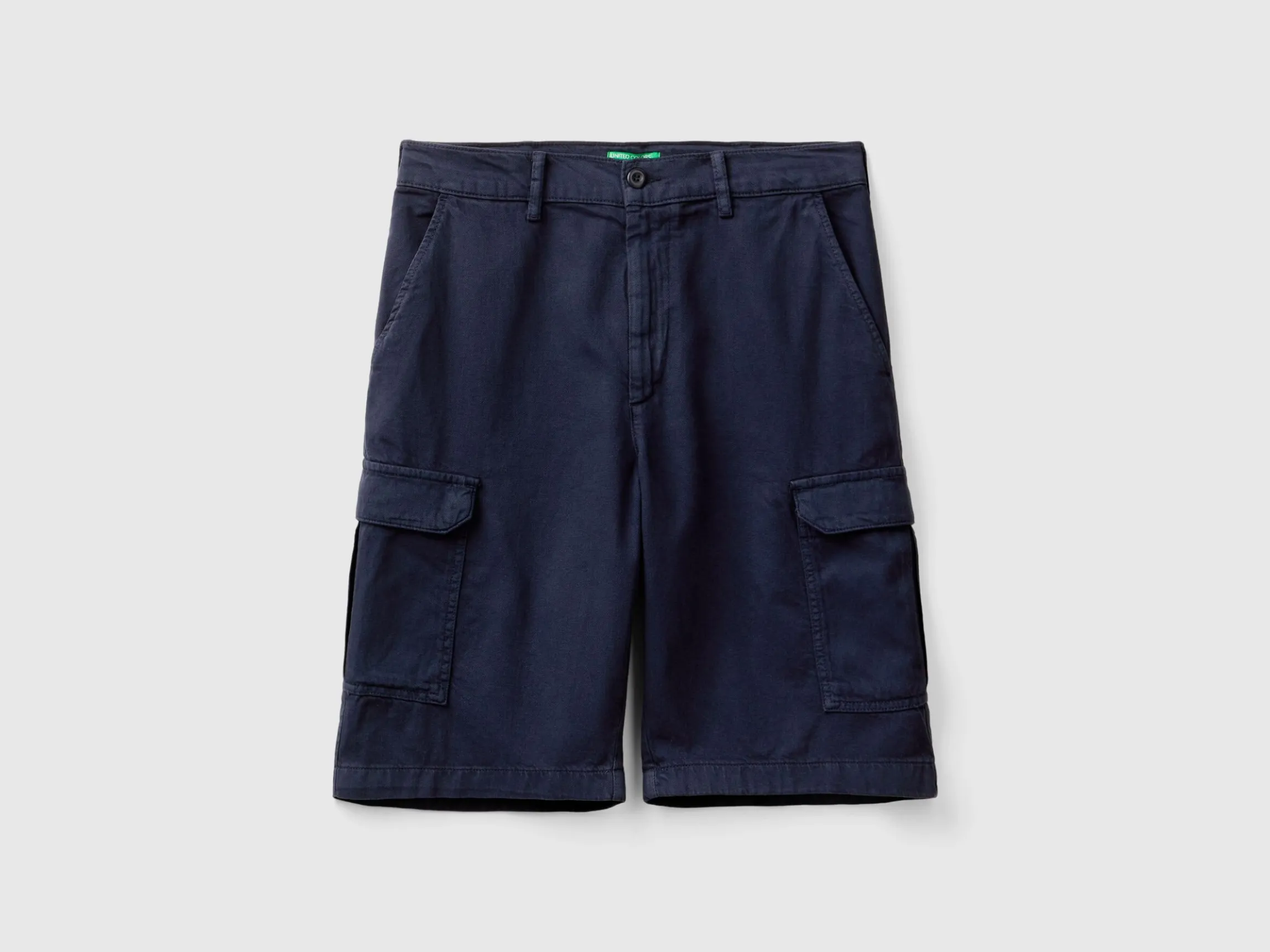 Cotton blend cargo shorts