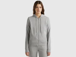 100% cotton sweatshirt with zip and hood