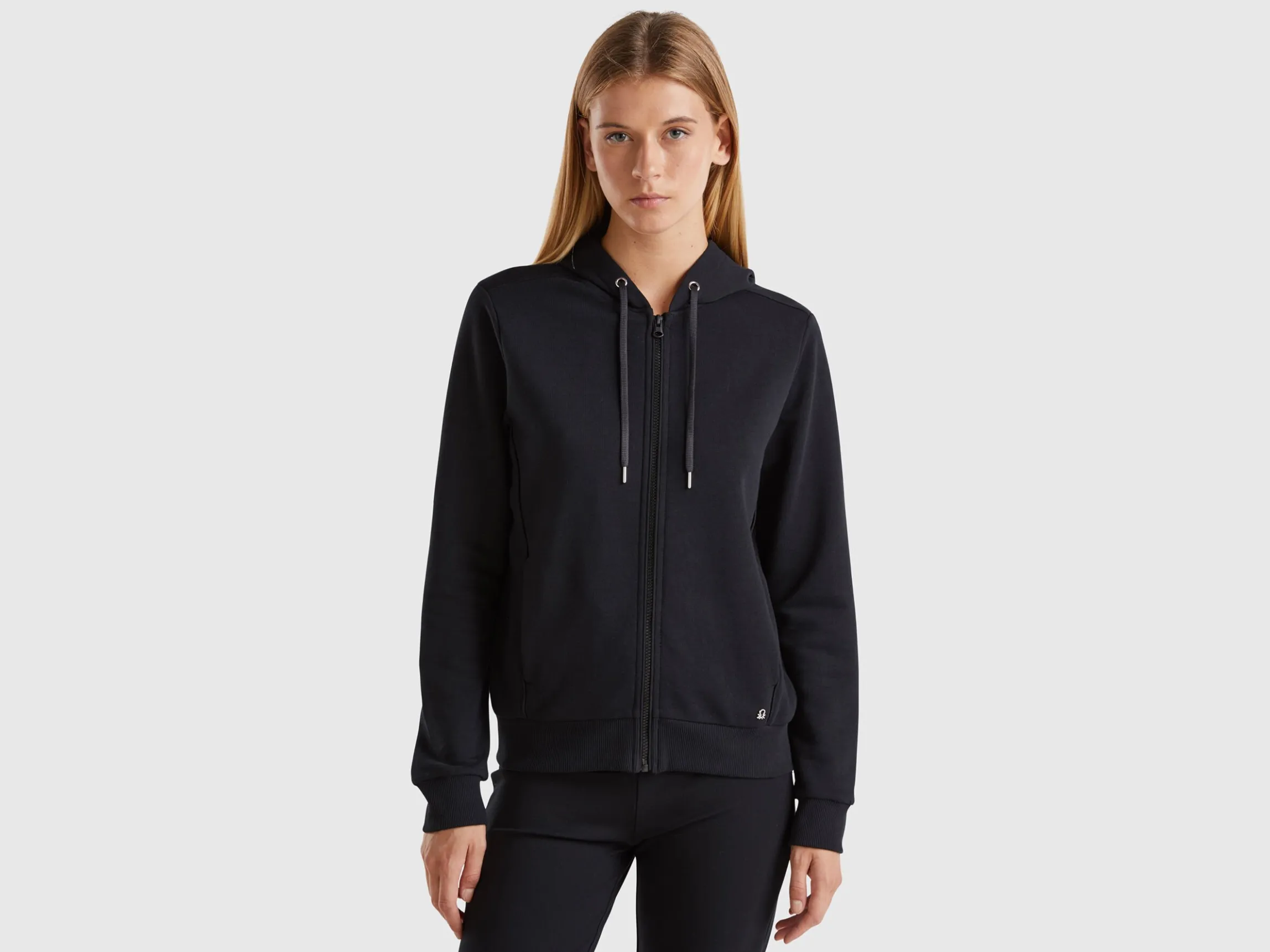 100% cotton sweatshirt with zip and hood