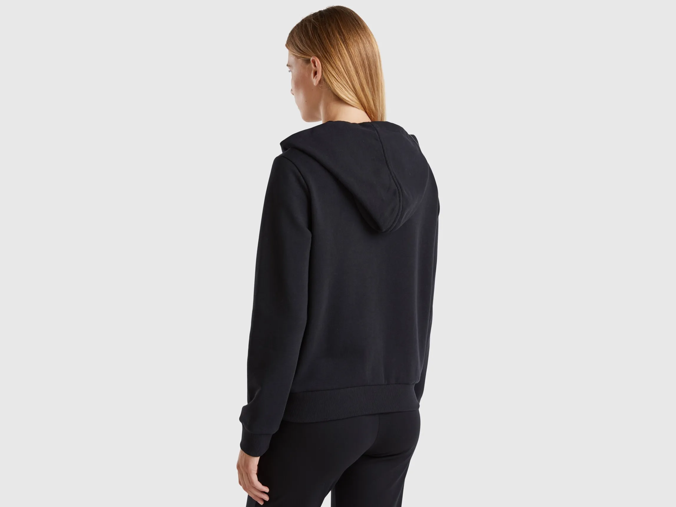 100% cotton sweatshirt with zip and hood
